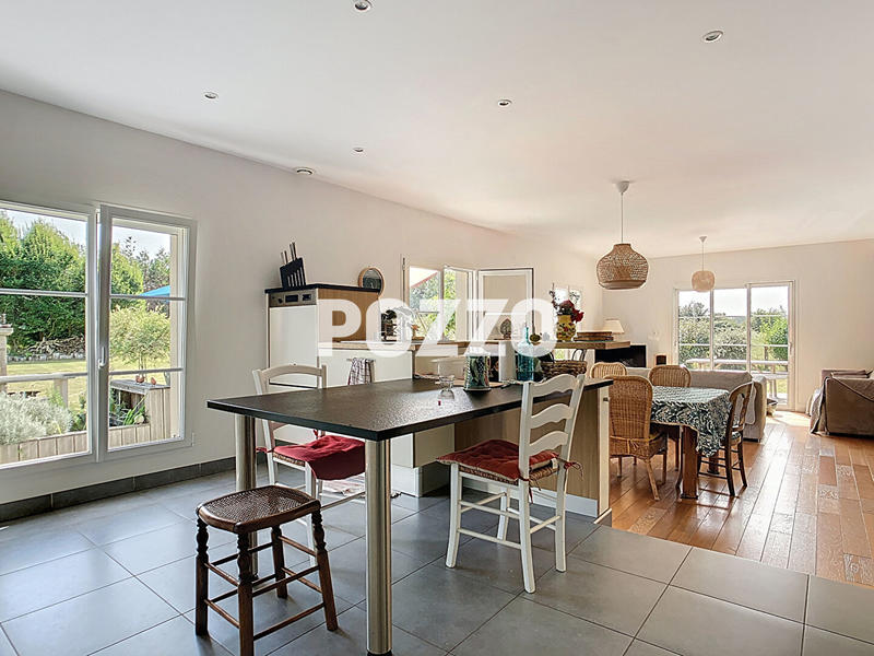 Maison - 200 m² - 7 pièces