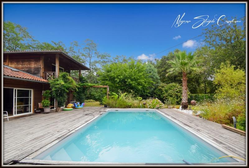 Propriété - 240 m² - 5 pièces