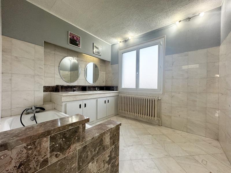 Maison - 163 m² - 6 pièces