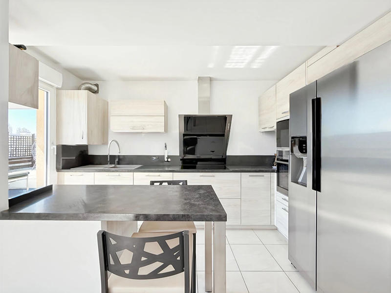 Appartement - 94 m² - 5 pièces