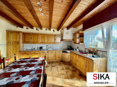 Maison traditionnelle - 154 m² - 7 pièces