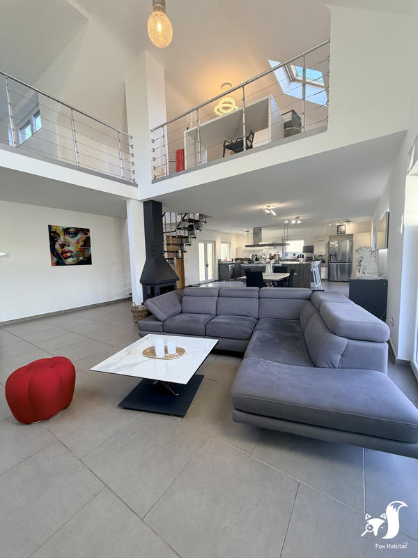 Maison - 229 m² - 6 pièces