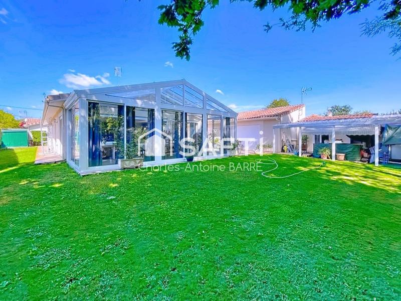 Maison - 236 m² - 6 pièces