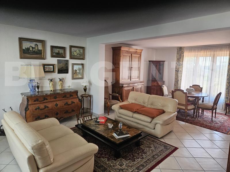 Maison traditionnelle - 157 m² - 7 pièces