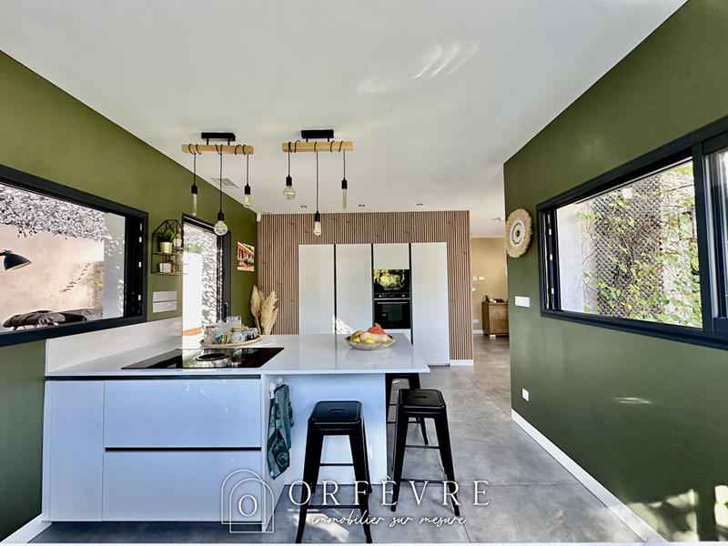 Maison - 180 m² - 6 pièces