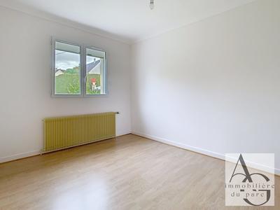 Maison traditionnelle - 81 m² - 4 pièces