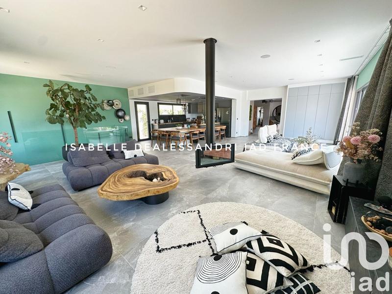 Maison - 340 m² - 10 pièces