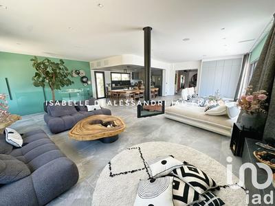 Maison - 340 m² - 10 pièces