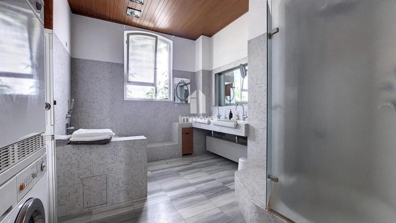 Duplex - 177 m² - 6 pièces