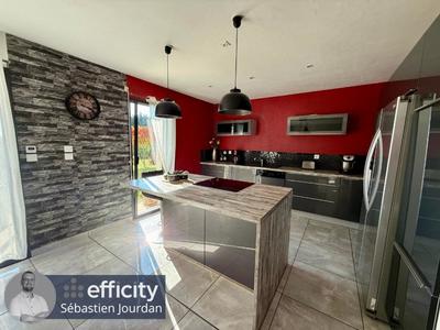 Maison - 138 m² - 6 pièces