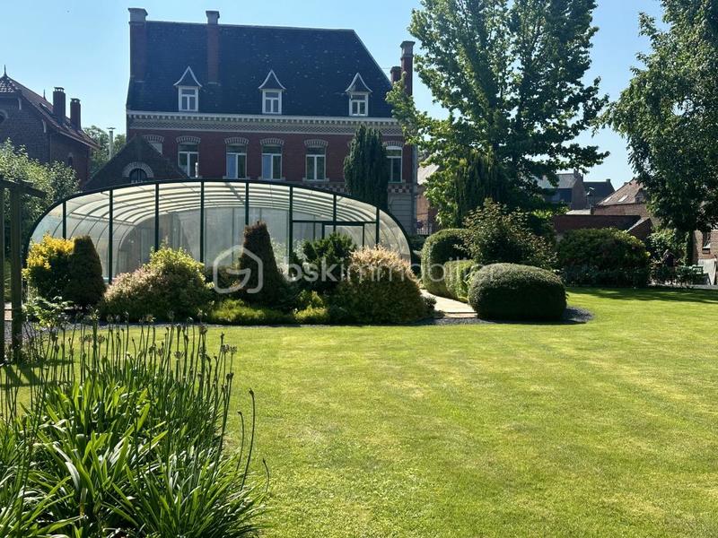 Maison de maîtres - 360 m² - 16 pièces