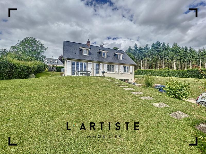 Maison traditionnelle - 153 m² - 6 pièces