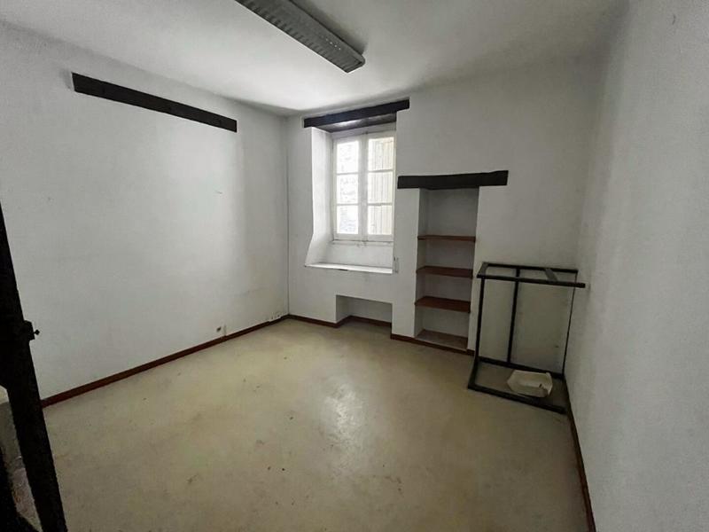 Maison - 260 m² - 12 pièces