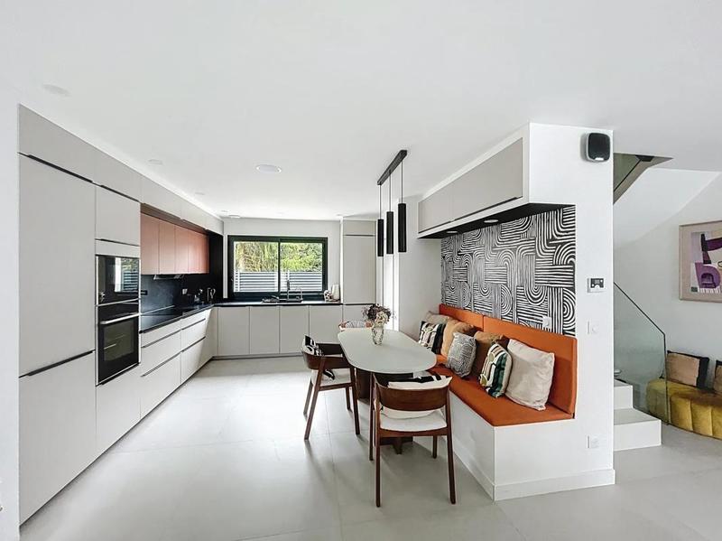 Maison - 181 m² - 7 pièces