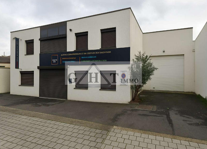 Entrepôt - 1 420 m²