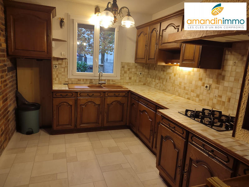 Maison - 95 m² - 5 pièces