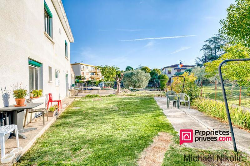 Maison - 254 m² - 10 pièces