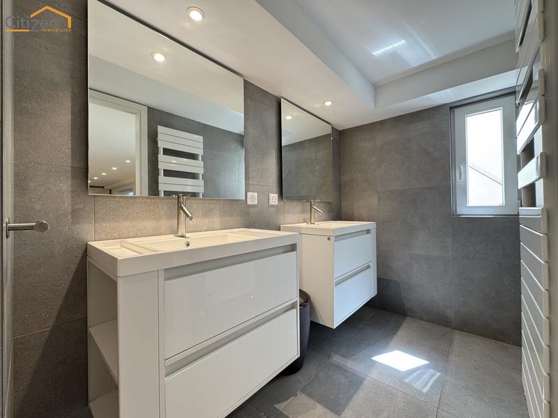 Villa - 212 m² - 6 pièces