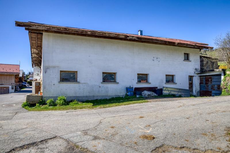 Châlet - 527 m² - 4 pièces