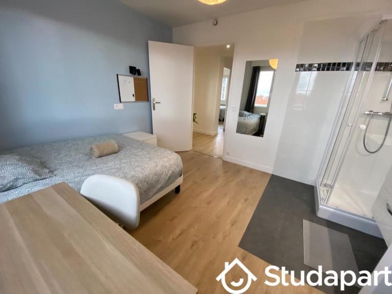 Chambre - 11 m² - 1 pièce