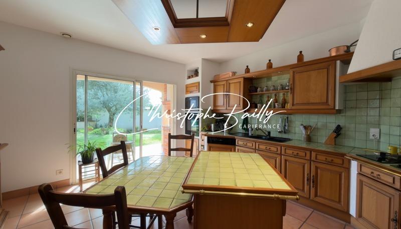 Maison - 223 m² - 7 pièces