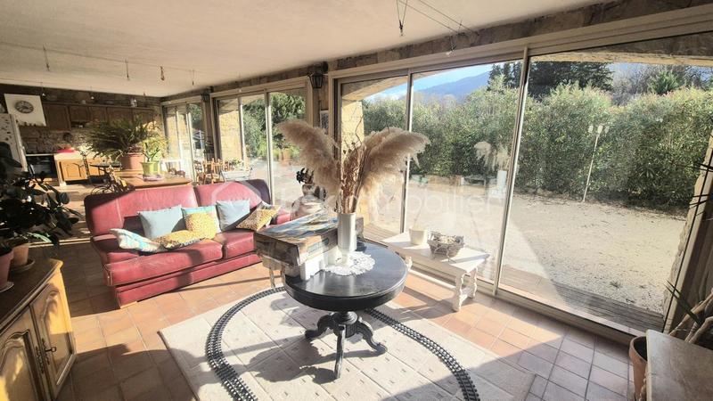 Maison - 297 m² - 10 pièces