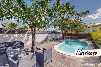 Maison - 177 m² - 6 pièces