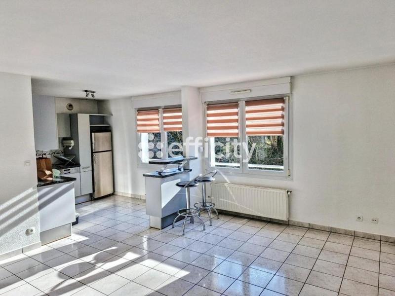 Appartement - 99 m² - 3 pièces