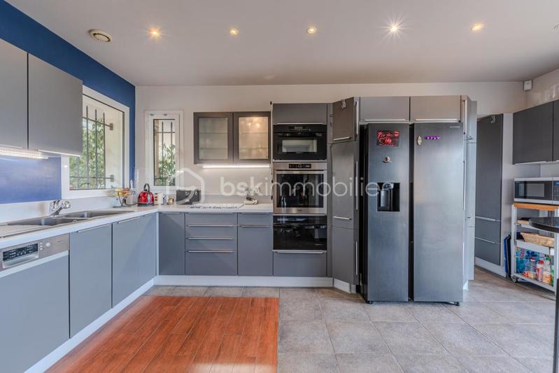 Villa - 229 m² - 6 pièces