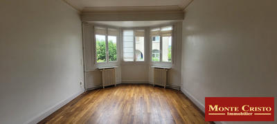 Maison - 93 m² - 5 pièces