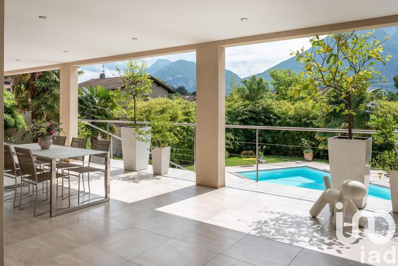 Maison de maîtres - 200 m² - 8 pièces