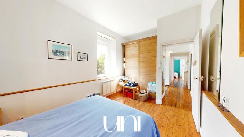 Maison - 415 m² - 16 pièces