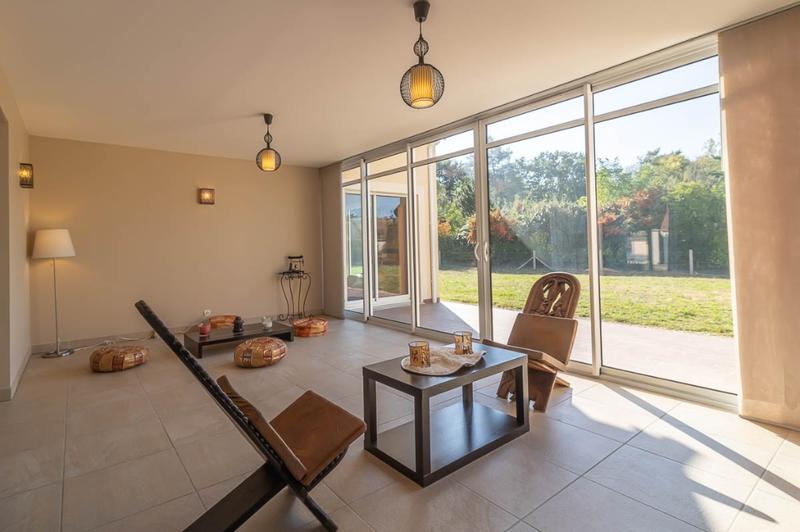 Maison - 295 m² - 9 pièces