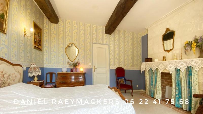 Maison - 300 m² - 11 pièces