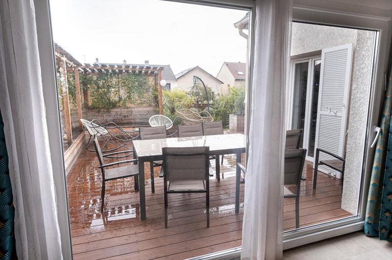 Maison - 300 m² - 10 pièces