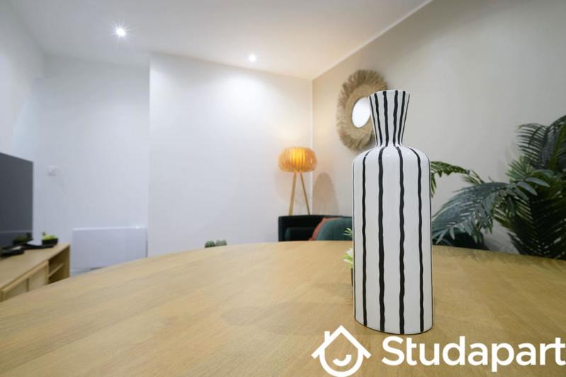 Chambre - 11 m² - 1 pièce