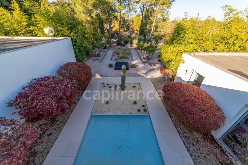 Maison - 400 m² - 11 pièces