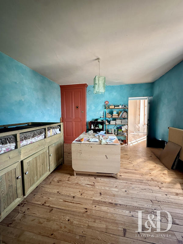 Maison traditionnelle - 213 m² - 7 pièces