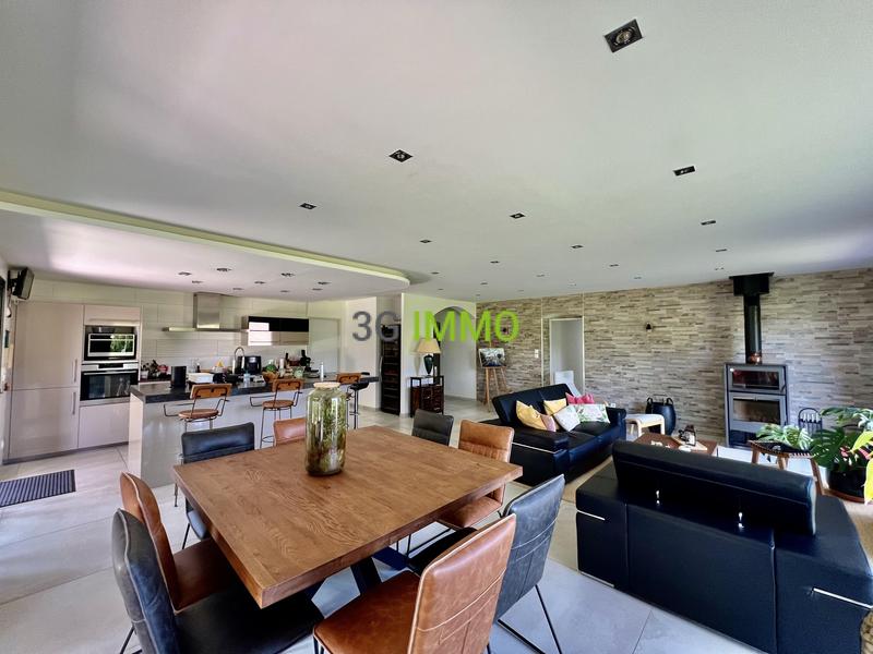 Maison - 141 m² - 5 pièces
