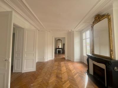 Appartement - 155 m² - 5 pièces