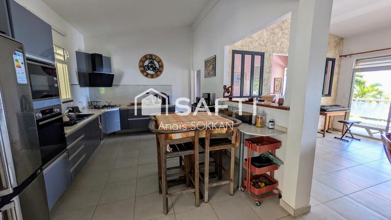 Maison - 224 m² - 7 pièces