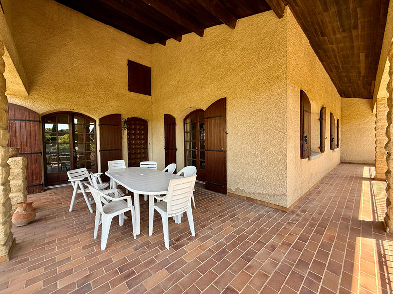 Maison - 264 m² - 9 pièces