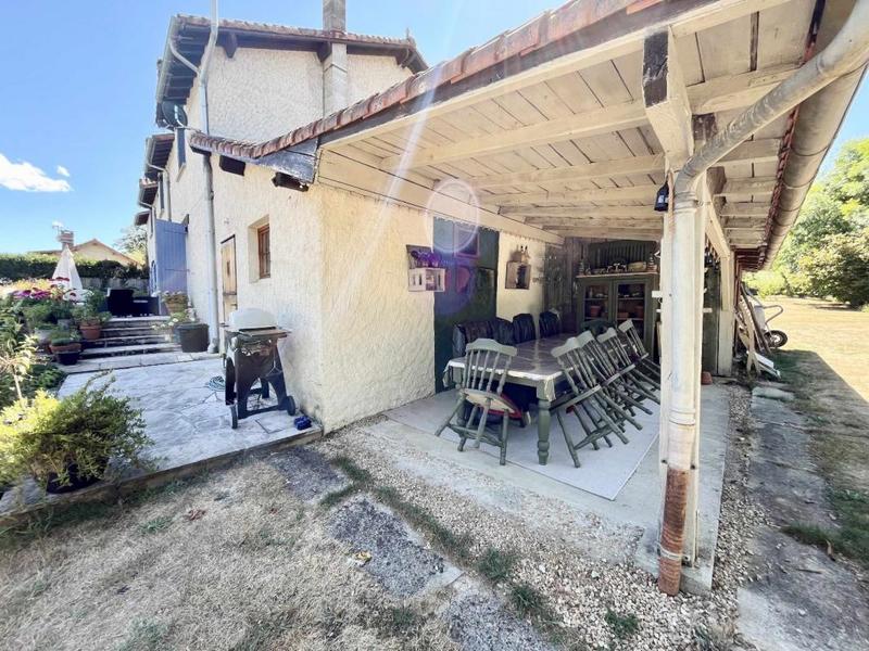 Maison - 285 m² - 8 pièces