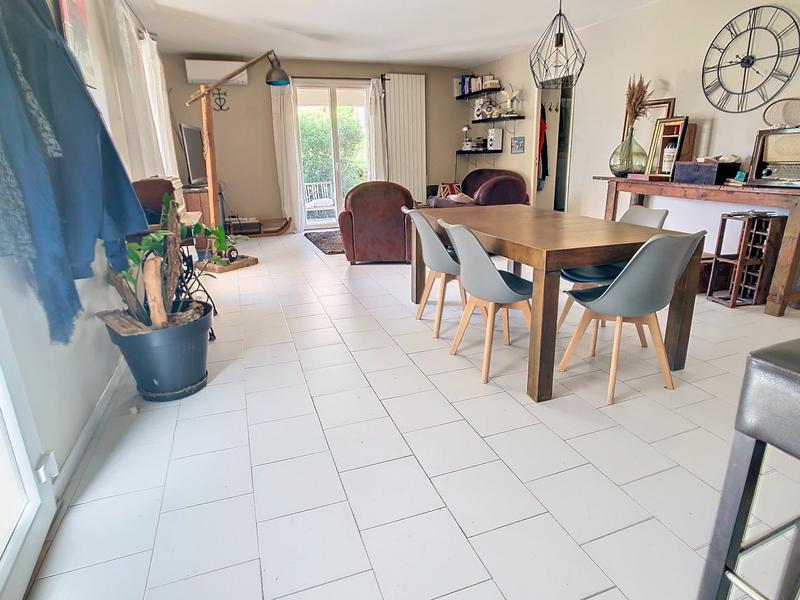 Villa - 90 m² - 4 pièces