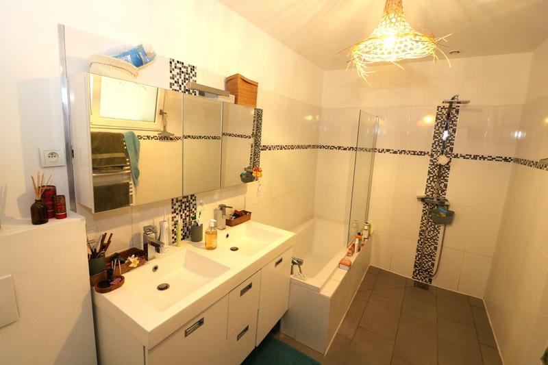 Propriété - 265 m² - 10 pièces