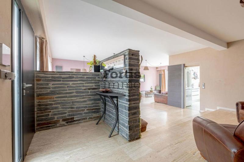 Maison - 226 m² - 9 pièces