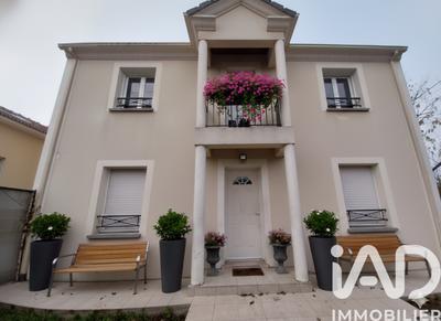 Maison - 97 m² - 7 pièces