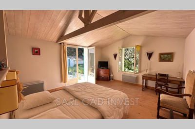 Maison - 180 m² - 8 pièces