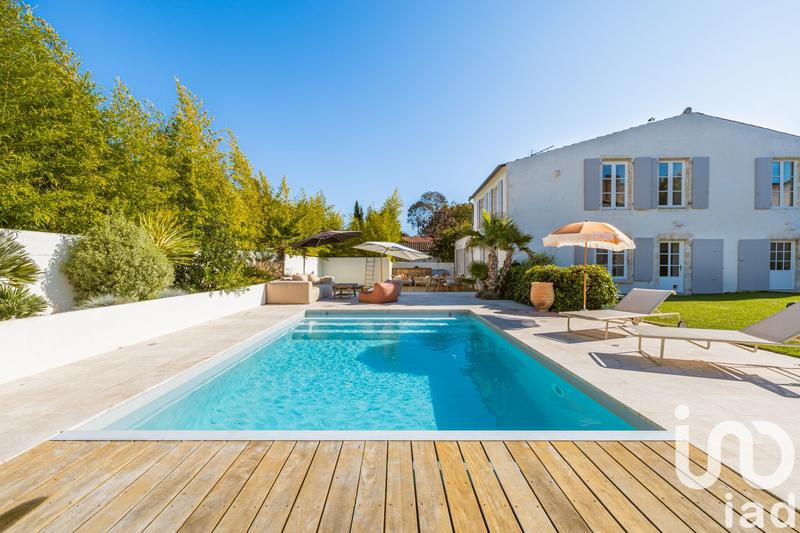 Maison - 300 m² - 7 pièces