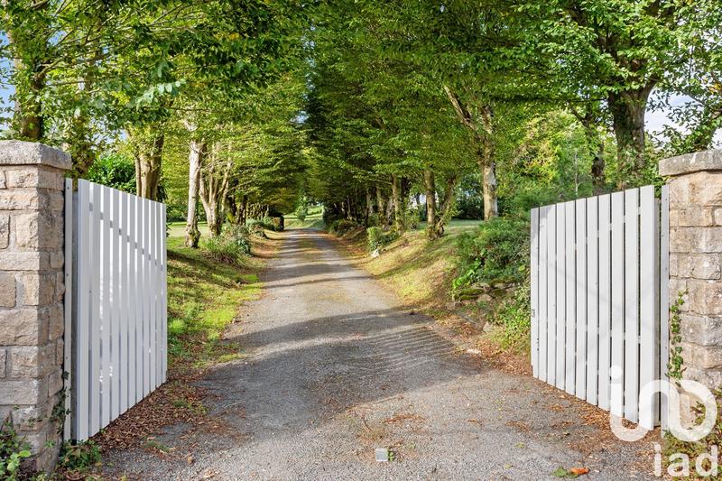 Maison - 266 m² - 8 pièces